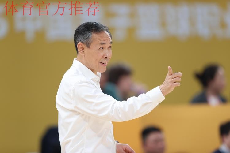 北京主帅许利民:曾凡博尚未和球队沟通好 引进赵睿因看到他蜕变 北京主帅许利民:曾凡博尚未和球队沟通好 引进赵睿因看到他蜕变