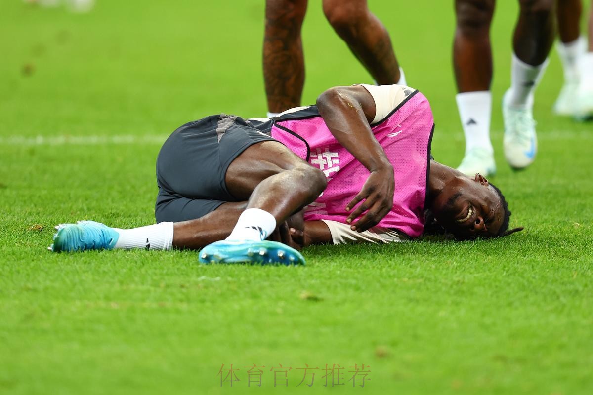 六台:卡马文加右膝外侧韧带受伤 至少需缺阵六周